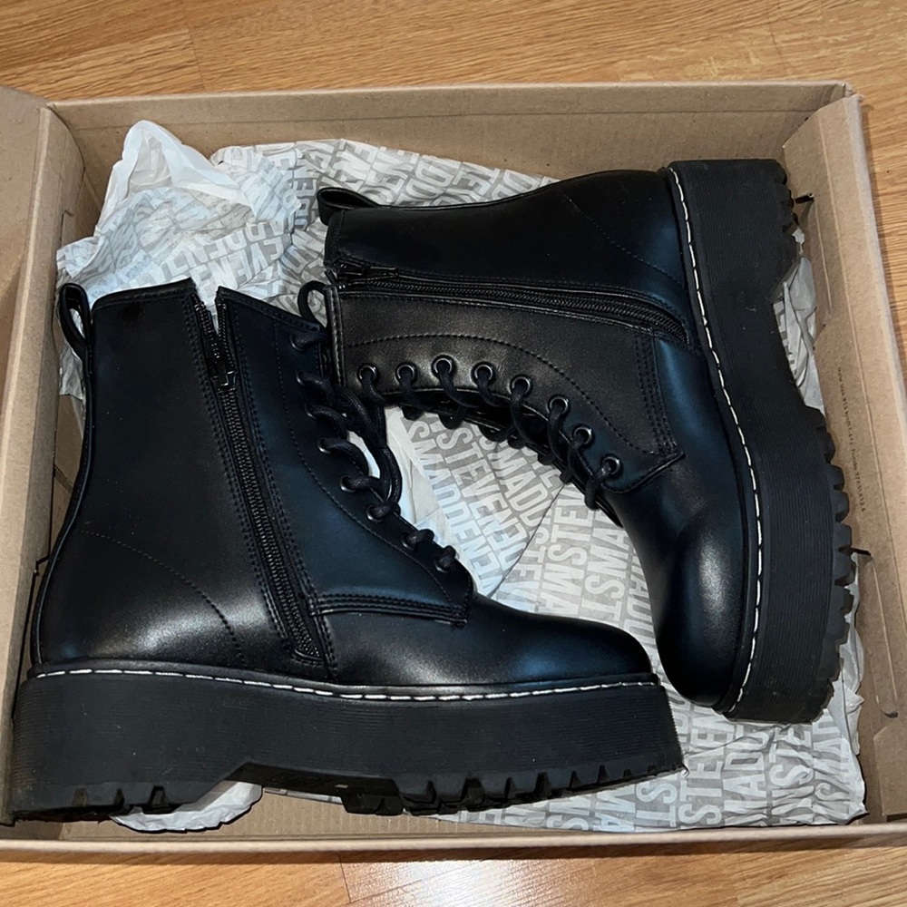 Steve Madden Boots